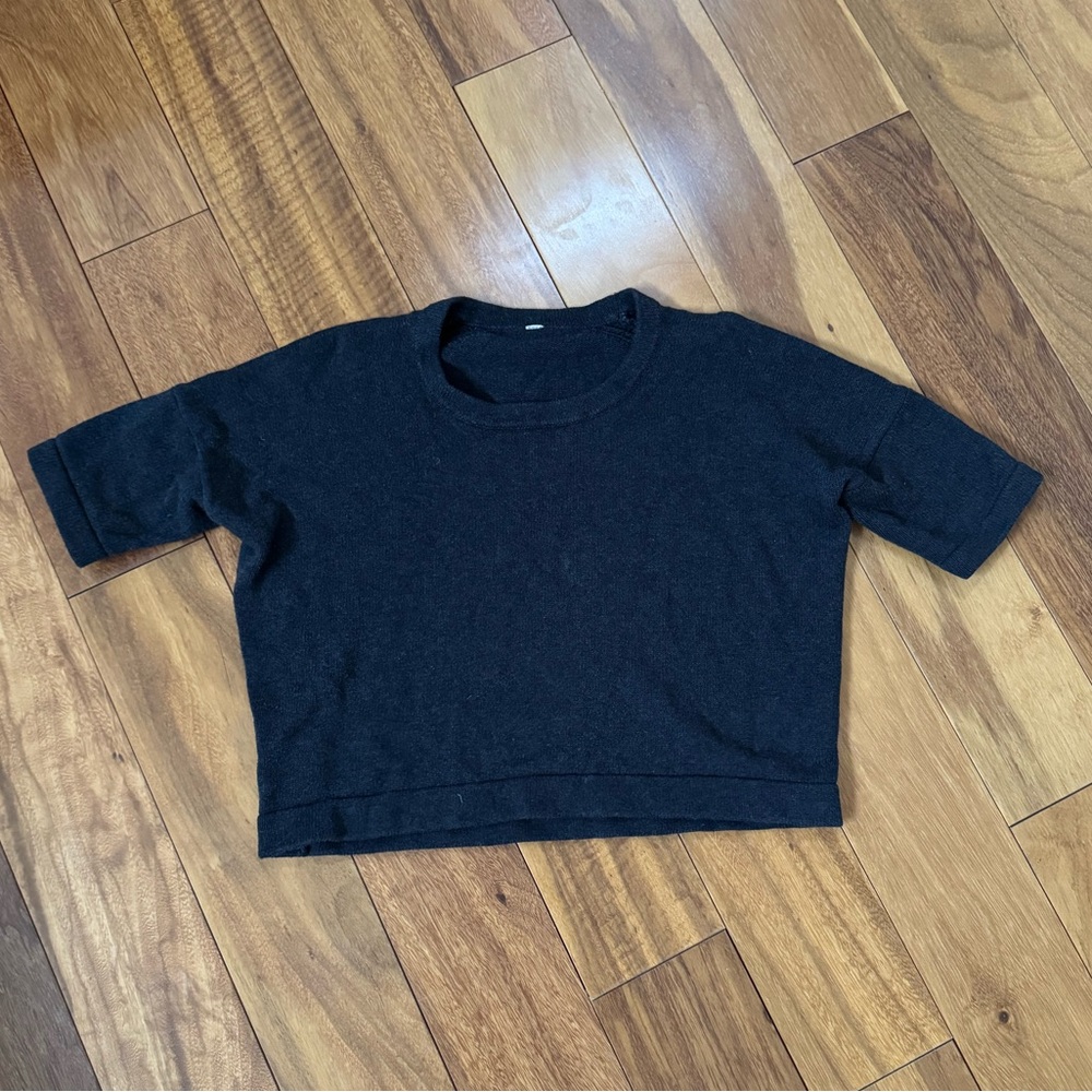 lululemon athletica Black Cropped Short-Sleeve Sweatshirt